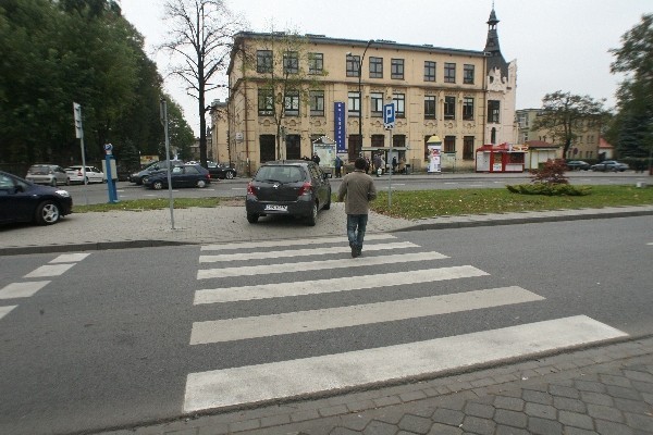 Przejście na zieleniec to jeden z sądeckich absurdów