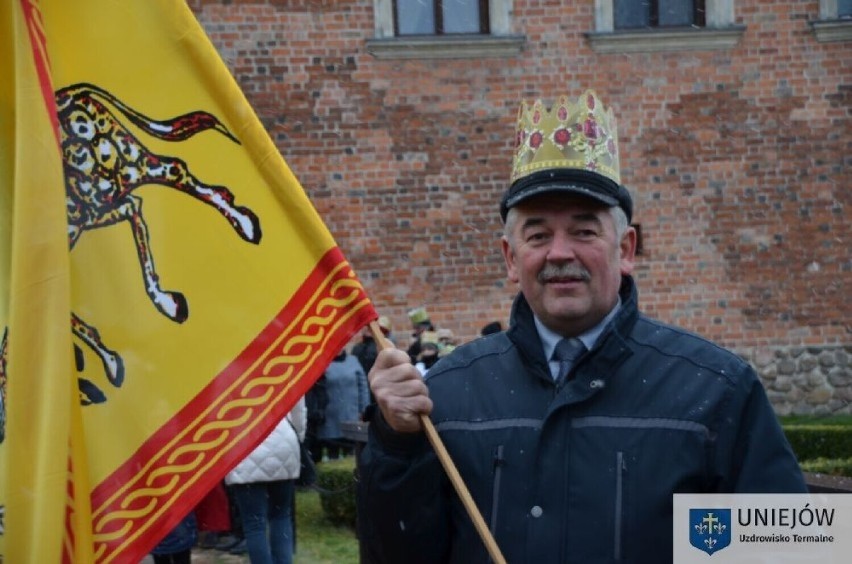 Orszak Trzech Króli w Uniejowie 2023 w najbliższy piątek. Jakie szczegóły? ZDJĘCIA