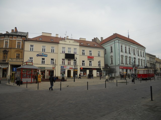 Plac Sobieskiego od stu lat pełni w mieście ważną funkcję