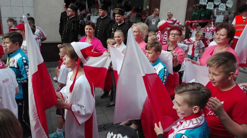 Teledysk na mundial kręcili dziś w Rybniku na deptaku