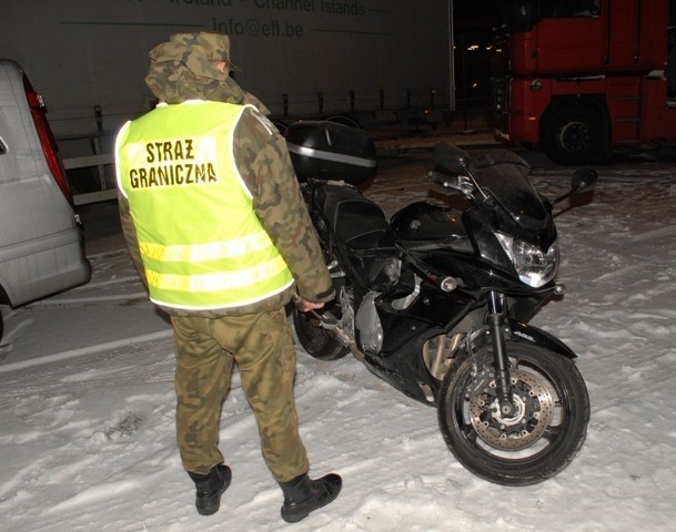 Motocykl suzuki o wartości 27 tys. zł został skradziony na terytorium Włoch