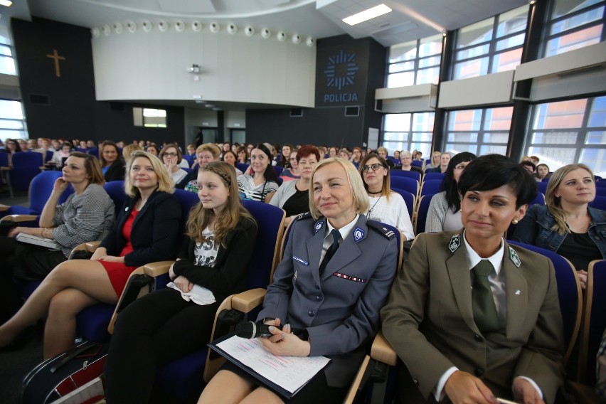 Kobieca Energia w Policji - w spotkaniu wzięło udział 300 pań ze śląskiego garnizonu [ZDJĘCIA]