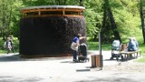 Tężnia solankowa w parku Sieleckim w Sosnowcu już czynna. Odwiedzający zadowoleni z inwestycji, chociaż mają kilka uwag