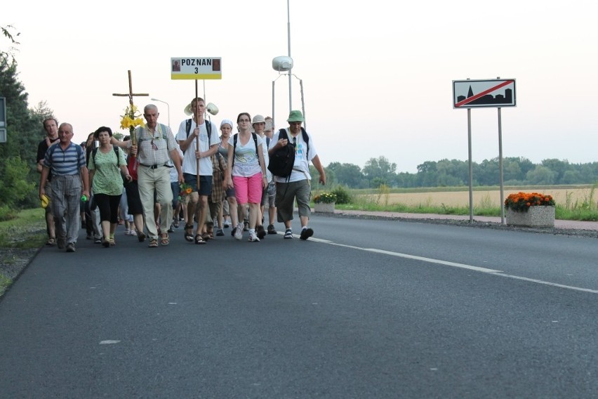 Śrem: pielgrzymka do Częstochowy zatrzymała się w naszym mieście (ZDJĘCIA)