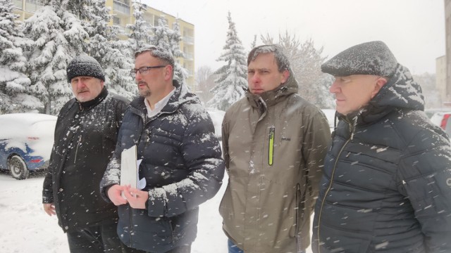 "Rząd ratuje nieudolną politykę prezydenta Krzysztofa Chojniaka" - konferencja radnych PiS w Piotrkowie