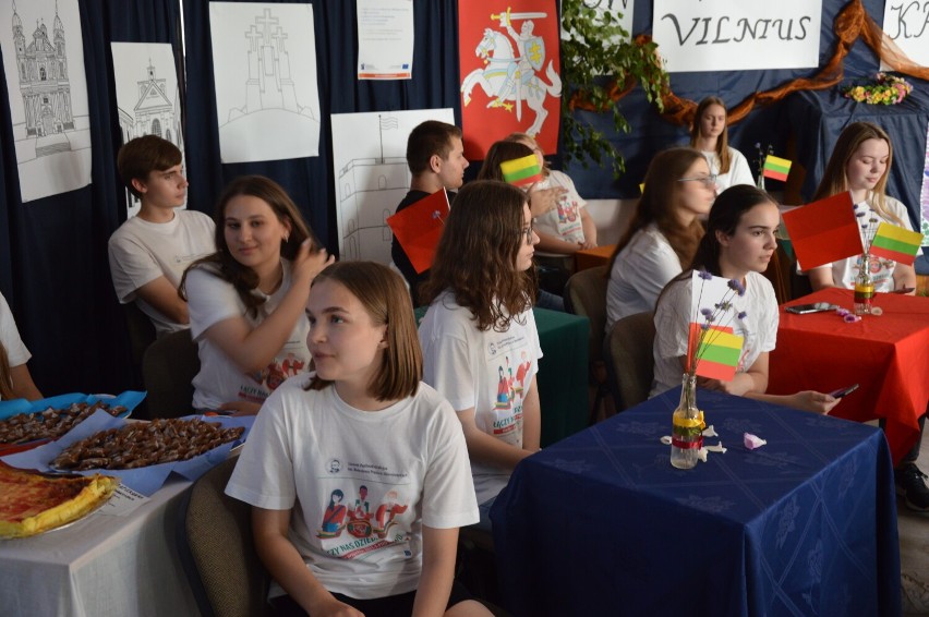 W Liceum Ogólnokształcącym im. B. Prusa w Skierniewicach podsumowano projekt „Ponadnarodowa mobilność uczniów” ZDJĘCIA