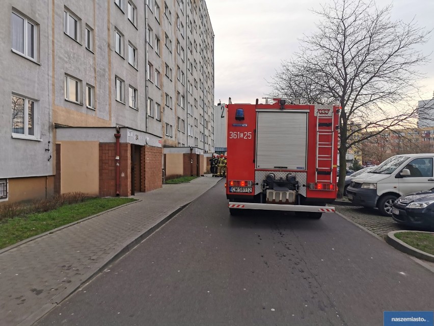 Pożar w mieszkaniu na ulicy Broniewskiego we Włocławku [zdjęcia, wideo]