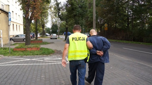 21-latek znęcał się nad rodzicami. Trafił do aresztu