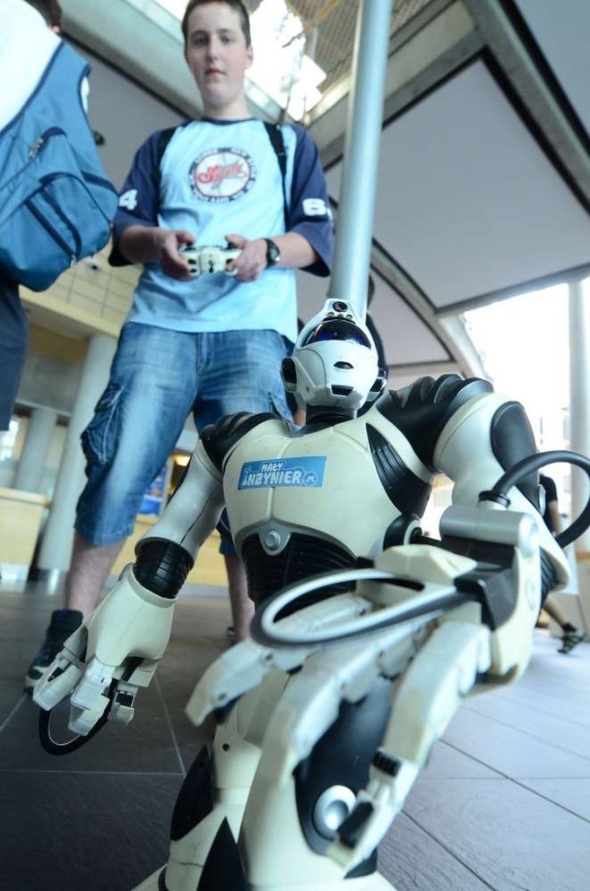 CybAiRBot 2012: Festiwal Robotów na Politechnice Poznańskiej [ZDJĘCIA]