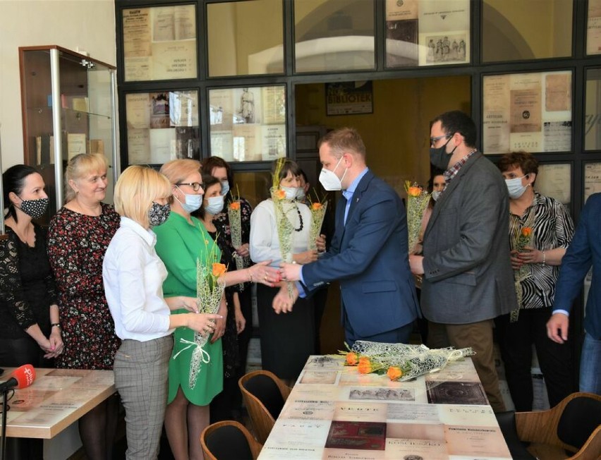 Opoczyńscy bibliotekarze świętują z okazji Ogólnopolskiego Dnia Bibliotekarza i Bibliotek [ZDJĘCIA]