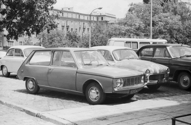 Prototyp nowej syreny, prawdopodobnie jesień 1970, Warszawa ul. Grenadierów.