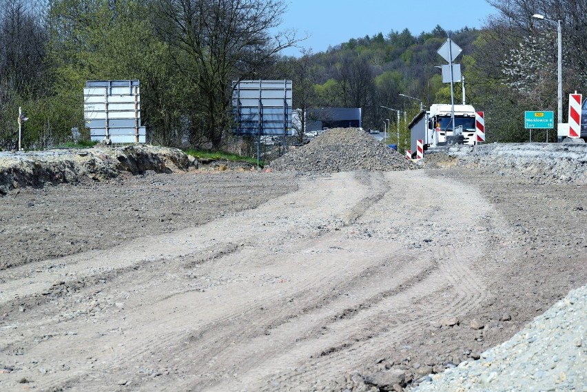 Trwa remont drogi wojewódzkiej 933 pomiędzy Wodzisławiem Śl....