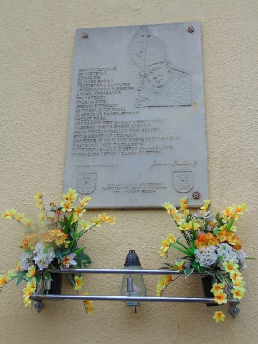Pleszew pamięta o Janie Pawle II - Honorowym Obywatelu MiG...