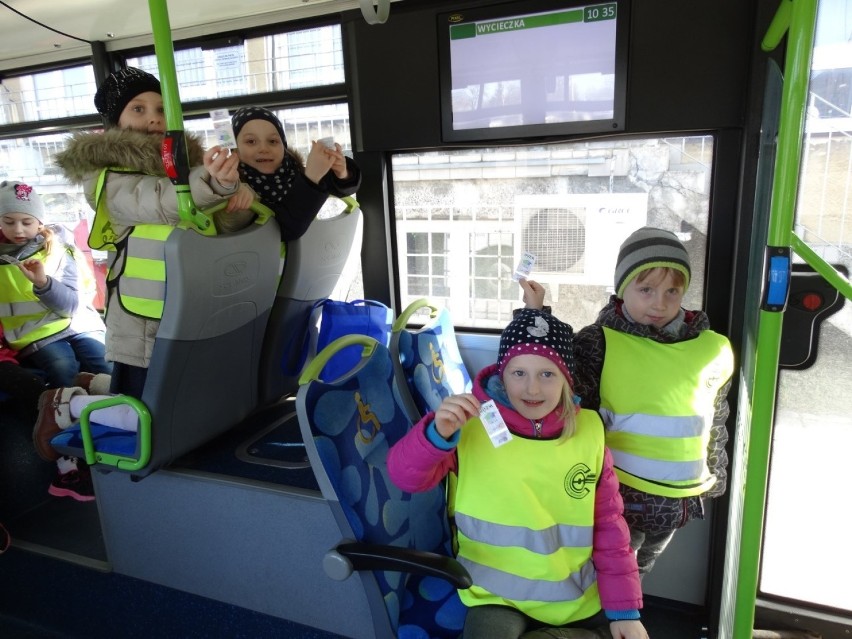 "Pasażer od przedszkola". Dzieci zwiedzały zajezdnię tramwajową 