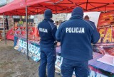 Policjanci sprawdzają punkty sprzedaży fajerwerków. Kontrole trwają także w Łódzkiem ZDJĘCIA