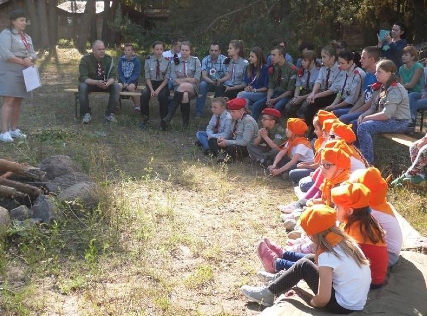 Uroczyste zebranie zuchów odbyło się w obozie ZHP Bielsk...