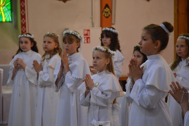 Niemal sto dzieci przystąpi w ten majowy weekend do Sakramentu I Komunii Świętej w parafii pw. Najświętszej Maryi Panny Królowej Polski w Lęborku.