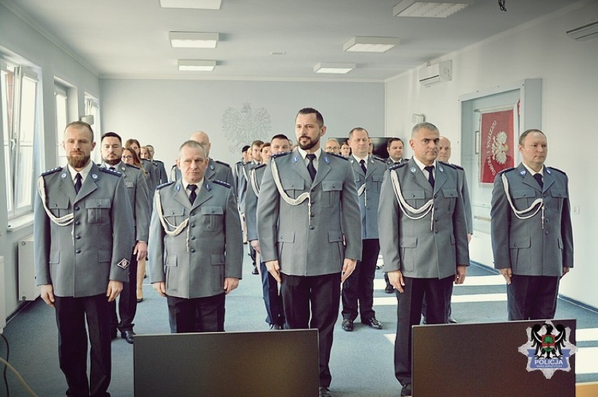 Wśród awansowanych policjantów z Wałbrzycha jest 23 z...