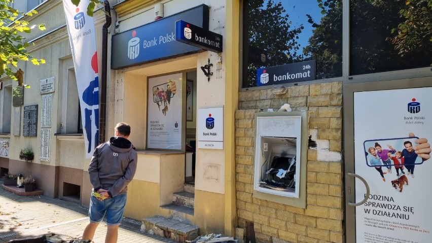 Wysadzony bankomat w Praszce.