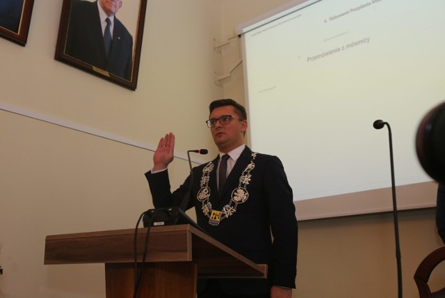 Marcin Krupa, prezydent Katowic w trakcie zaprzysiężenia na druga kadencję