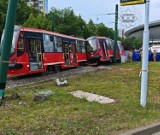Groźny wypadek tramwaju w Katowicach. Motorniczy w szpitalu w stanie ciężkim, 6 osób rannych! Wstrzymano ruch tramwajowy