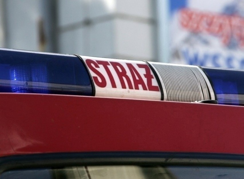 Pożar budynku mieszkalnego w miejscowości Stanica. Blisko 200 uczniów z pobliskiej szkoły zostało ewakuowanych