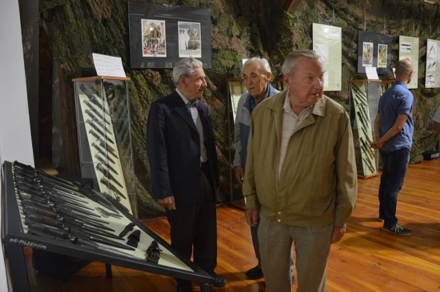 Ekspozycja bagnetów w Muzeum Regionalnym w Bełchatowie