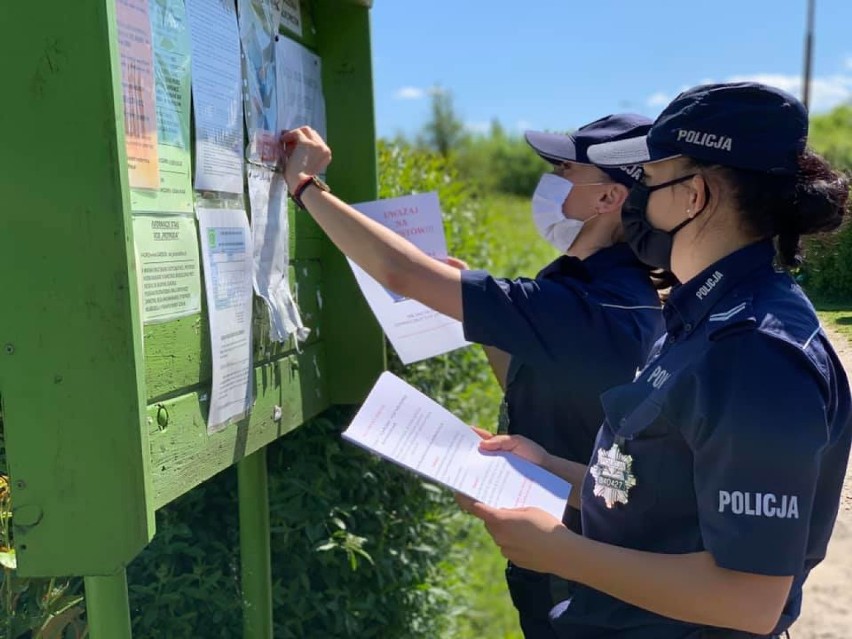 Seniorze, uważaj na oszustów! Policja rozwiesiła ulotki informacyjne na tablicach ogródków działkowych