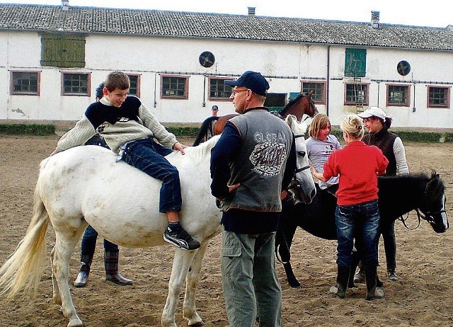 Zajęcia na koniach sprawiają dzieciom najwięcej radości