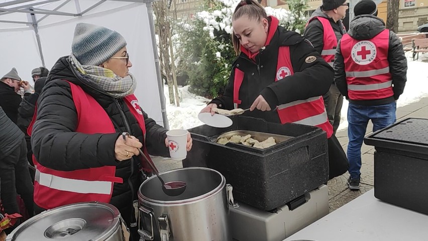 Gorące serca i pyszne potrawy- lęborskie PCK zorganizowało w Słupsku wigilię dla potrzebujących