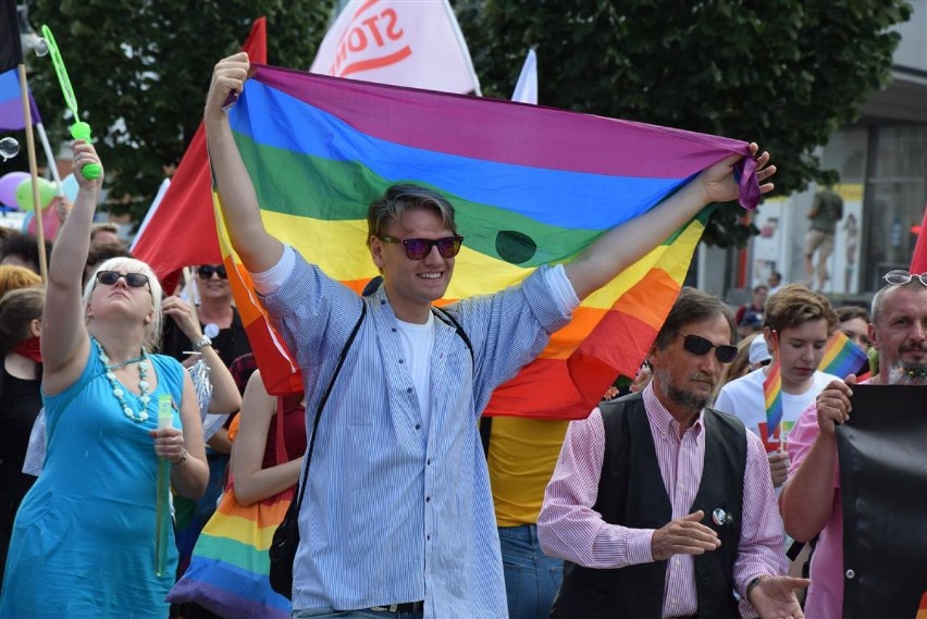 I Marsz Równości w Częstochowie. Były próby jego zablokowania. Interweniowała policja ZDJĘCIA