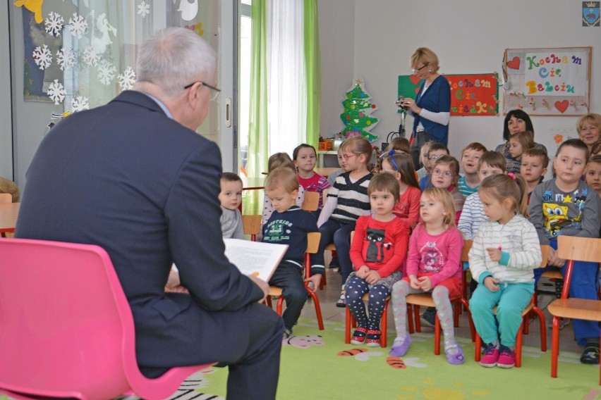 Prezydent Robert Chroma zachęcał dzieci do czytania bajek