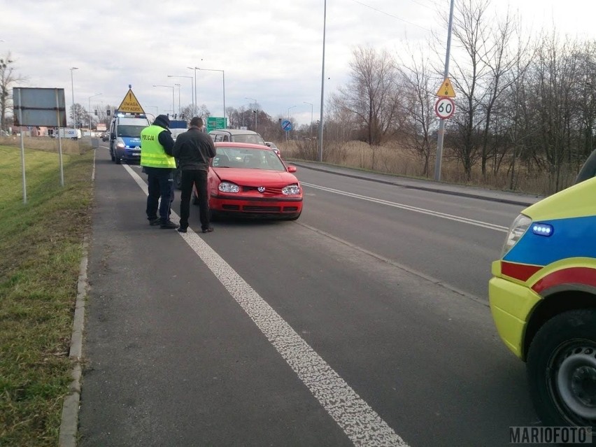 Zderzenie trzech samochodów na ul. Luboszyckiej w Opolu.