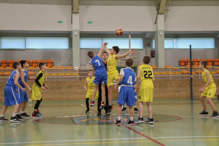 UKS Mikst Międzychód U12 pokonał Biofarm Basket Poznań 65:50 (23:11, 16:17, 16:12, 10:10)