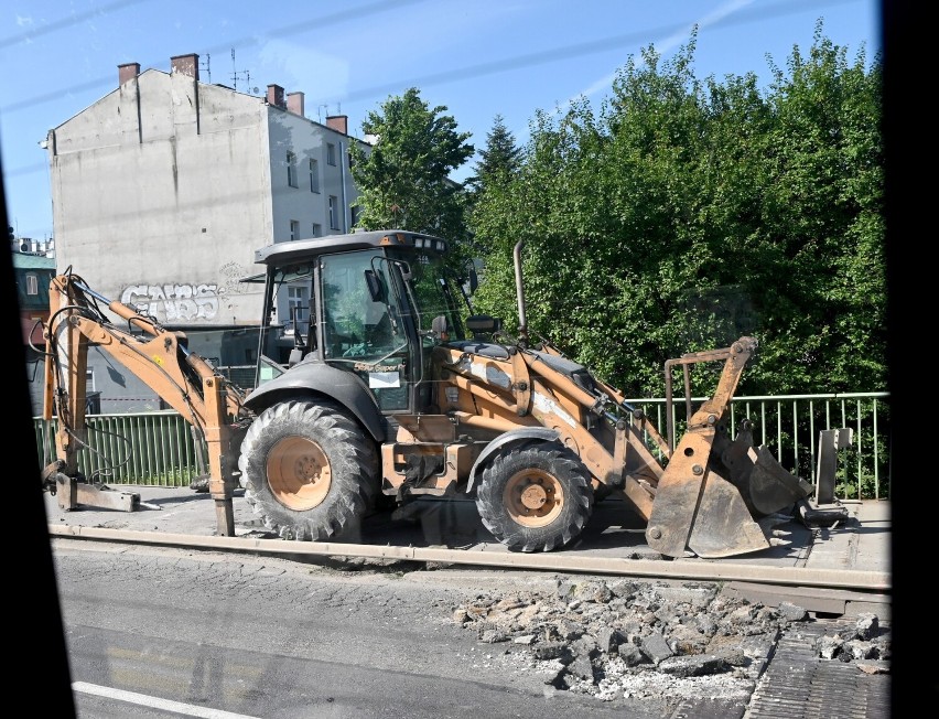 Kraków. Trwa remont mostu Dębnickiego. Inwestycja paraliżuje ulice. Tak postępują prace tuż po rozpoczęciu