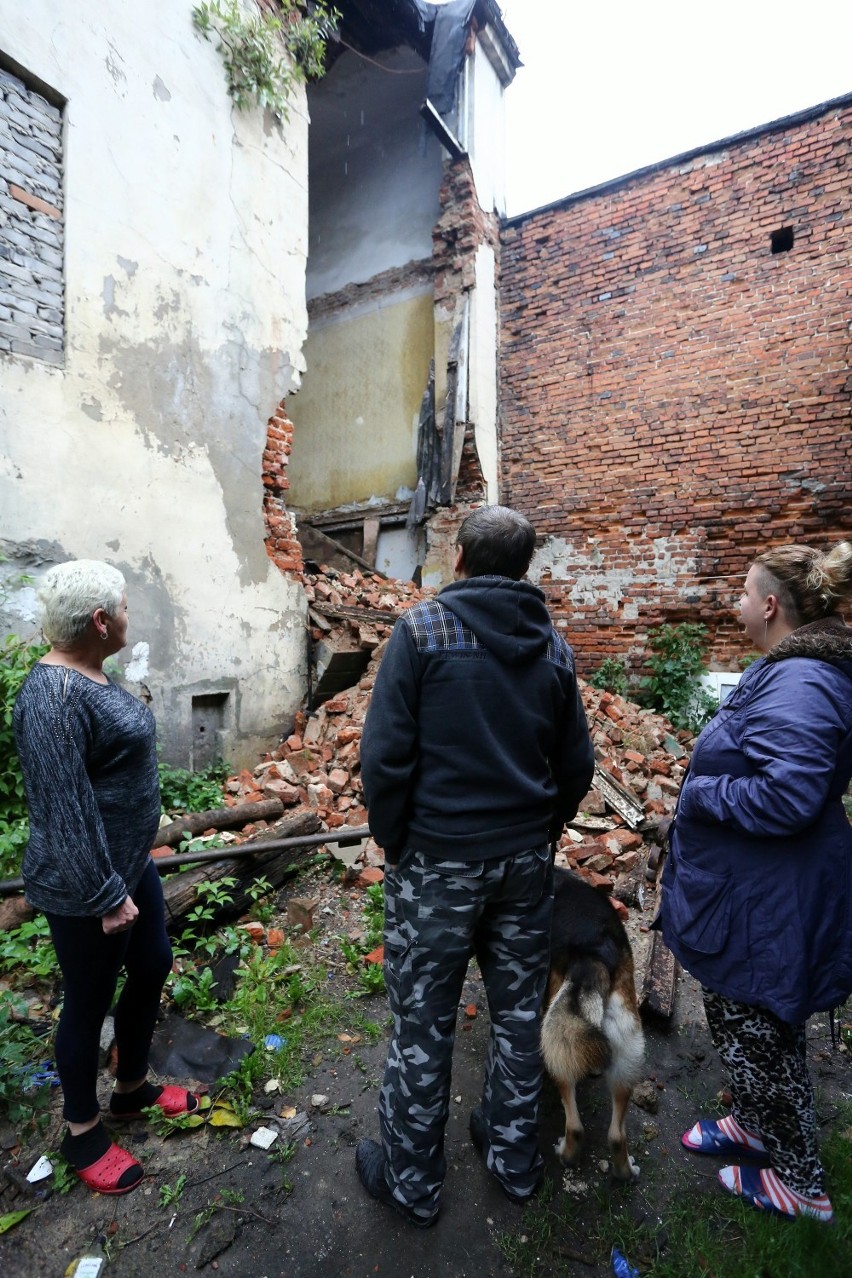 Zawaliła się kamienica przy ul. Pereca w Piotrkowie