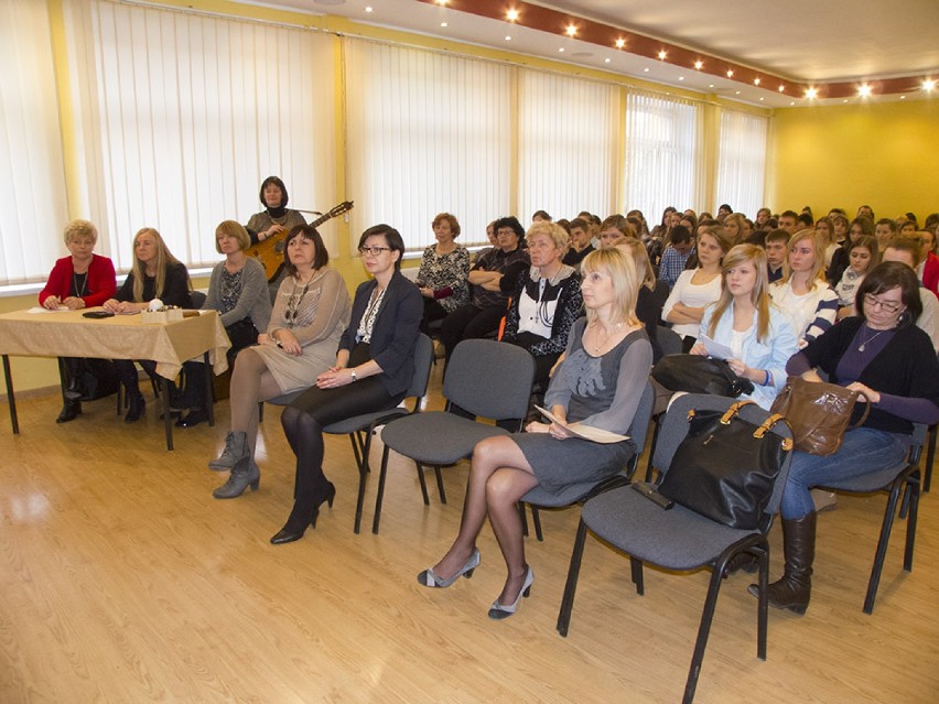 Ostrów: Konkurs w ZSB-E "Ostrów w poezji, fotografii i rysunku" [ZDJĘCIA]