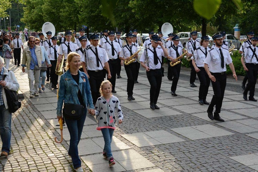 Parada orkiestr dętych w Częstochowie ZDJĘCIA