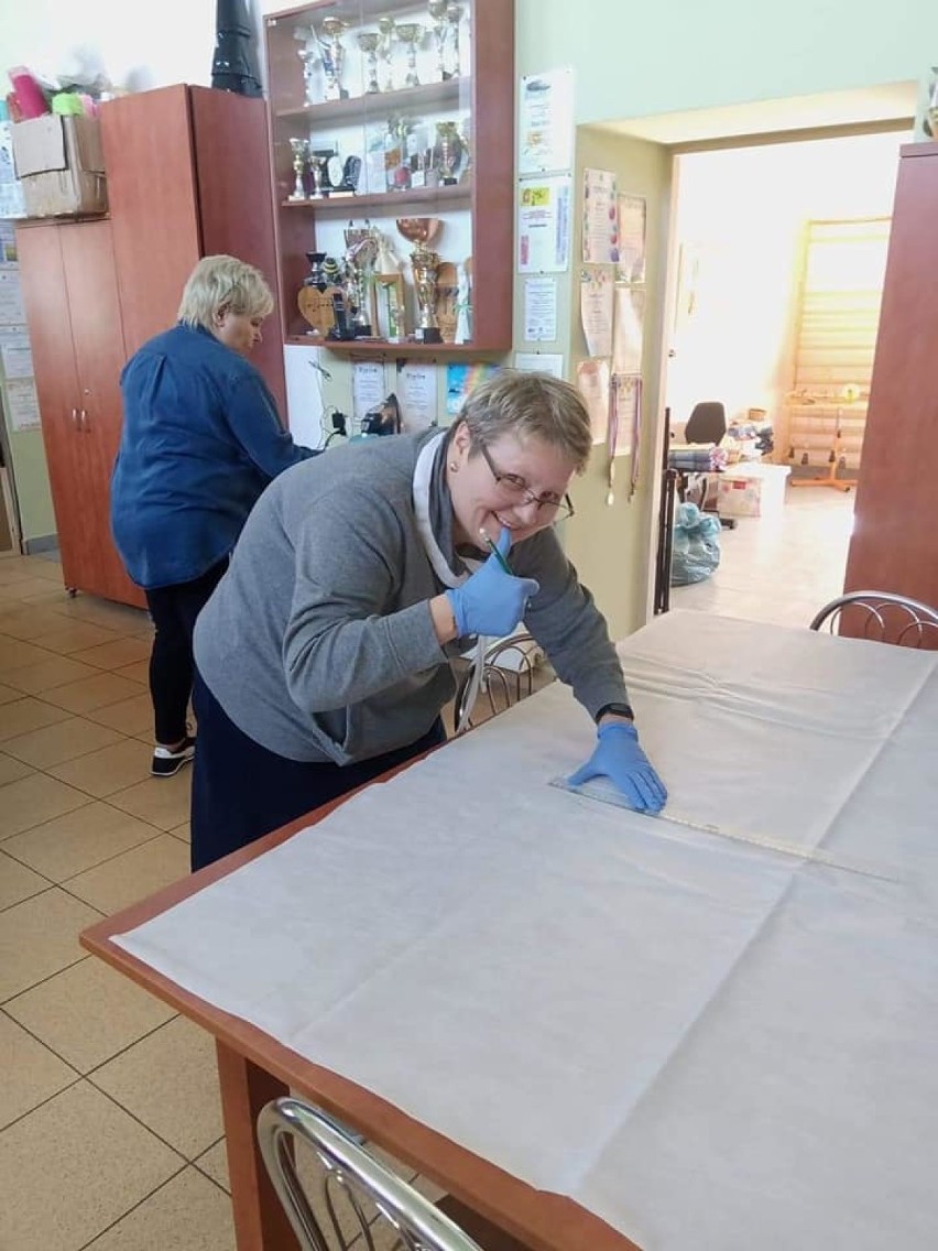 Koronawirus. Do szpitala w Malborku płynie pomoc. Jest potrzebna codziennie. Szyte maseczki też się przydają