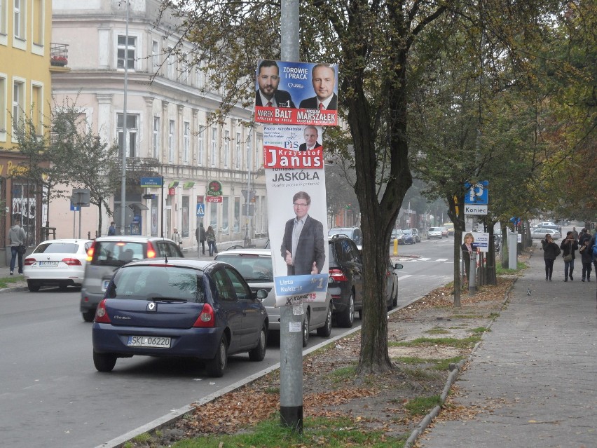 Plakaty wyborcze w Częstochowie. Kto wyżej? [ZDJĘCIA]