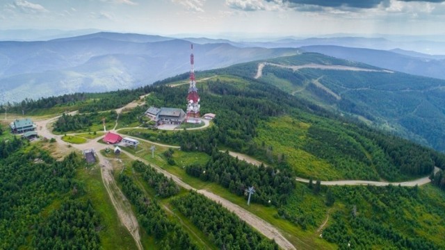 Kolej linowa powinna być gotowa najbliższej zimy. Zjeżdżalnia i orczyk na Jaworzynie do użytku oddane zostaną latem przyszłego roku.