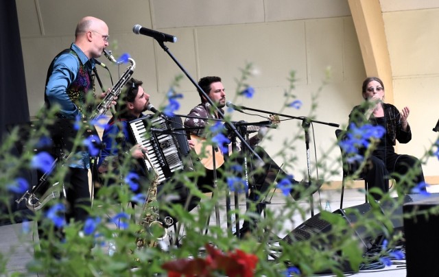 Podczas koncertu w ramach Inowrocławskiego Lata Muzycznego zespół Czarnina zaprezentował melodie bałkańskie, romskie, rumuńskie i bliskowschodnie