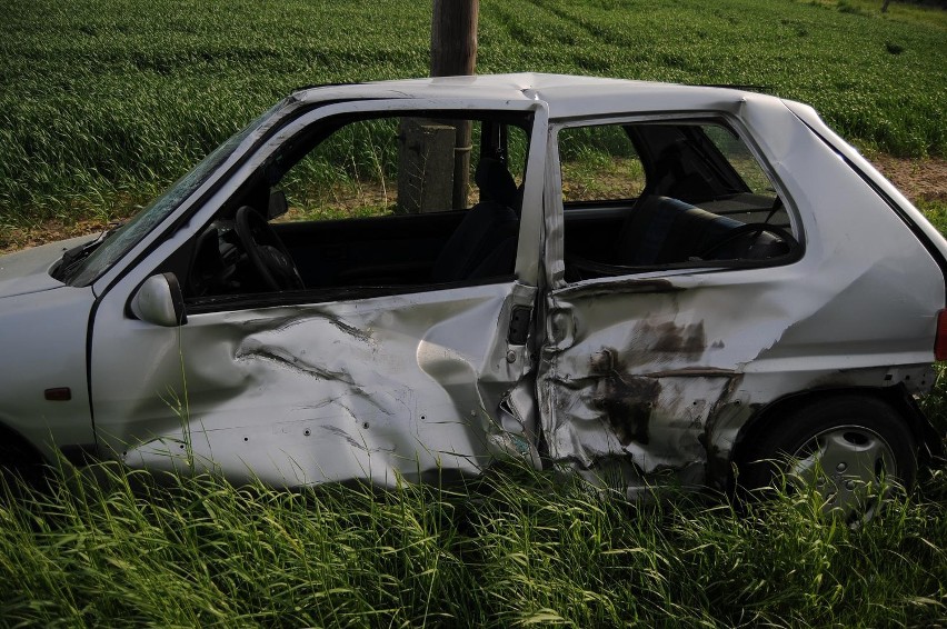 Śrem: wypadek - poranne zderzenie samochodów pod Manieczkami. Jedna osoba w szpitalu