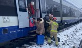 Awaria hamulców w pociągu. Strażacy pomogli pasażerom. Zobacz zdjęcia