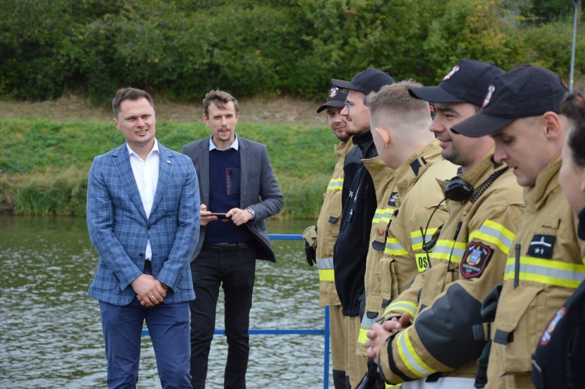 Nowa łódź ratunkowa trafiła do Ochotniczej Straży Pożarnej w Skierniewicach ZDJĘCIA