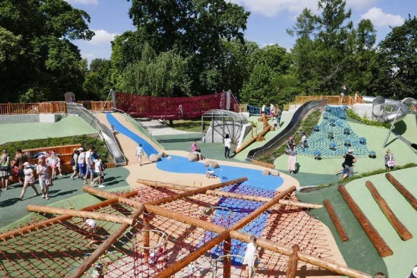 Zakończyły się prace na placu zabaw w parku Ujazdowskim. Obiekt zostanie otwarty 28 września