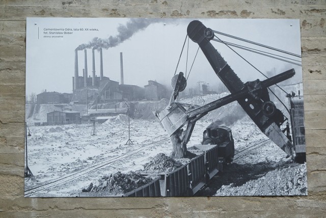 Przy kamionce "Piast" odsłonięto stałą wystawę prezentującą opolskie cementownie.
