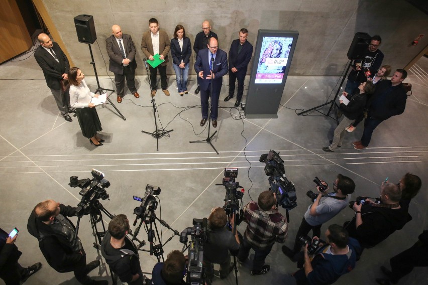 Prezydent Adamowicz zainaugurował kampanię „Gdańsk solidarnie dla ofiar wojny” [WIDEO]