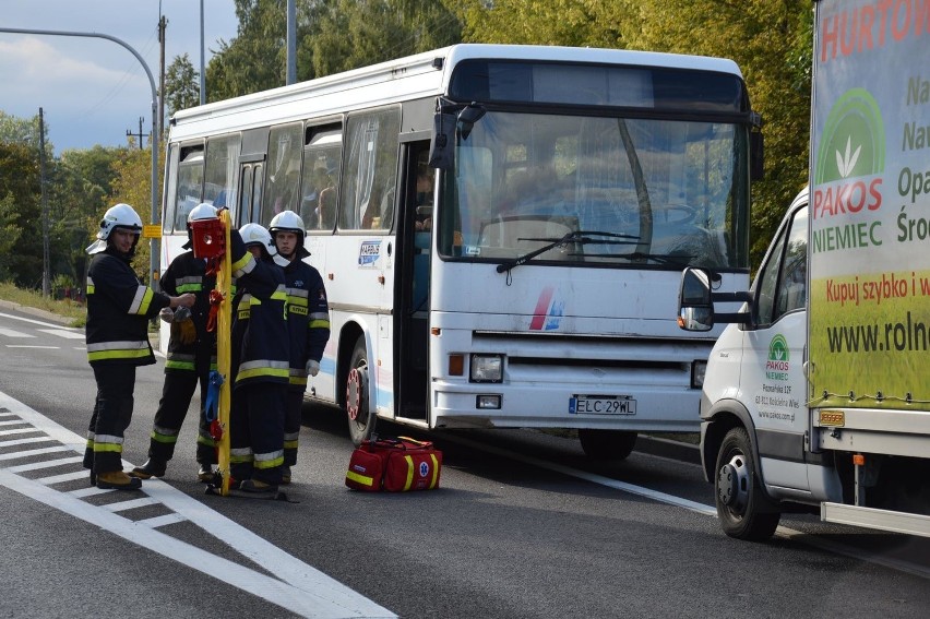 Wypadek w Łowiczu. Szesnaście osób rannych (Zdjęcia)