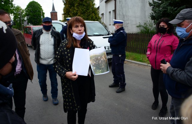 Protesty w sprawie wątpliwości co do prowadzonej rekultywacji dawnego wysypiska odpadów.